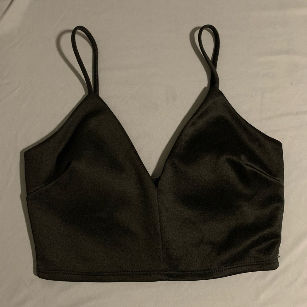 WINSOR Size Medium Thin Strap Black Crop Medium